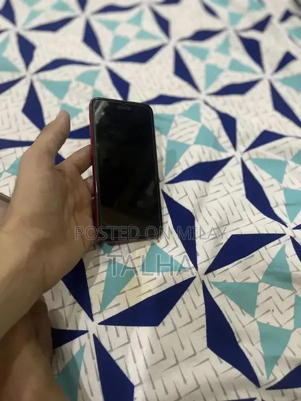 Apple iPhone SE 128GB, Good Condition, Fully Functional