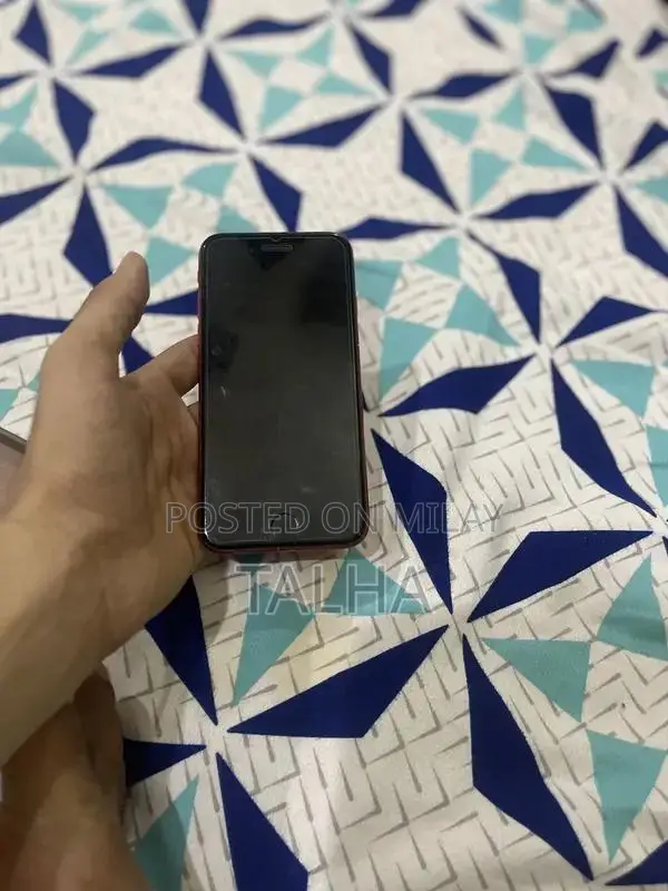 Apple iPhone SE 128GB, Good Condition, Fully Functional