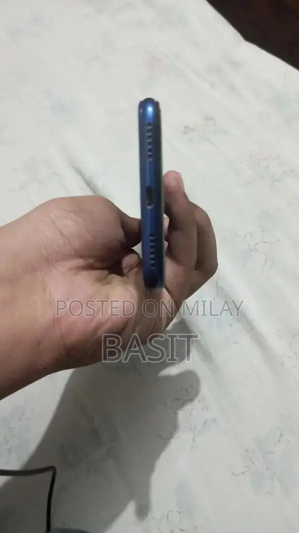 Huawei Smartphone 4/64GB Storage Compact Design