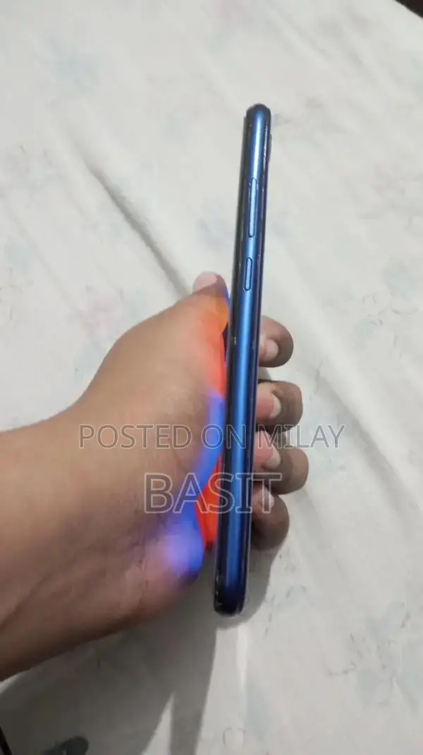 Huawei Smartphone 4/64GB Storage Compact Design