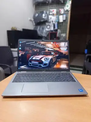 Photo - Dell Latitude 5520 Touch Laptop - Core i5 11th Gen