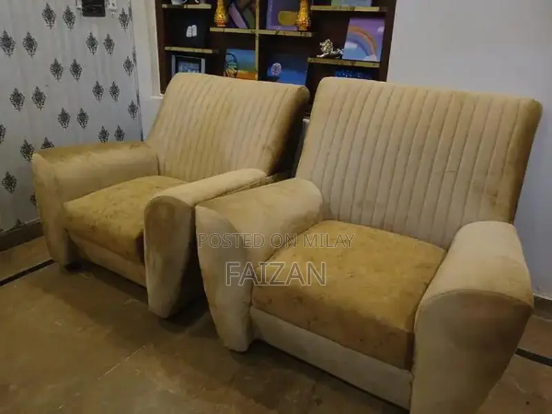 Luxurious 4-Seater Sofa - Spacious and Elegant Living Room Furniture