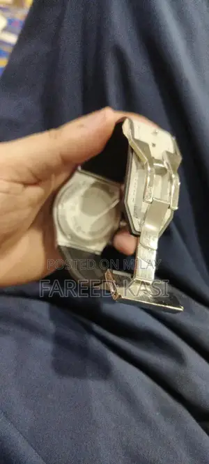 Hublot Luxury Timepiece - Modern Design Wristwatch