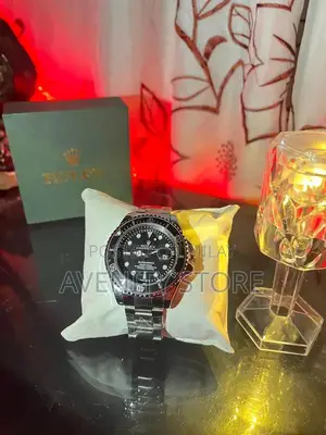 Submariner Style Men's Stainless Steel Watch with Date Display