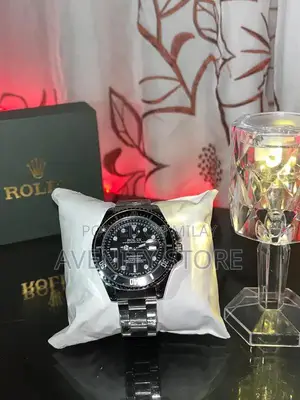 Submariner Style Men's Stainless Steel Watch with Date Display