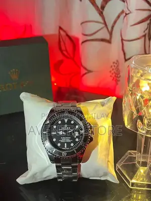 Submariner Style Men's Stainless Steel Watch with Date Display