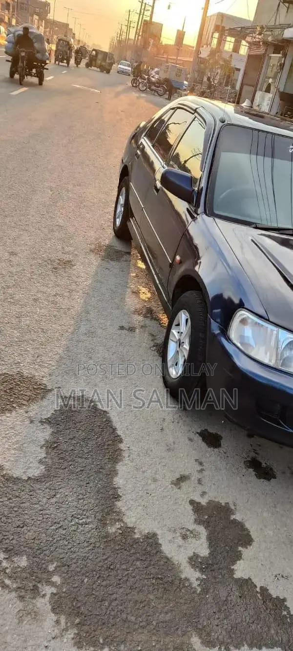 Honda City Compact Sedan - Versatile Urban Driving Experience