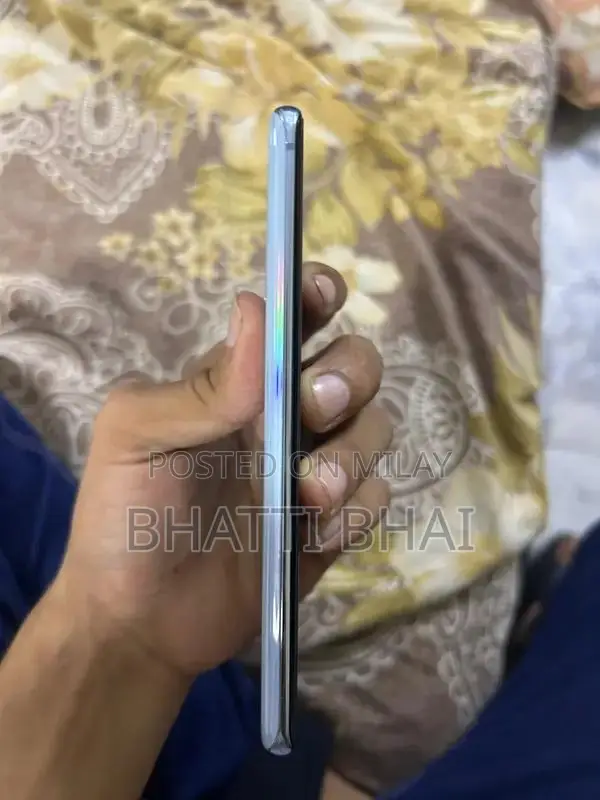 Samsung Galaxy S20 5G Smartphone - High Performance Dual SIM Device