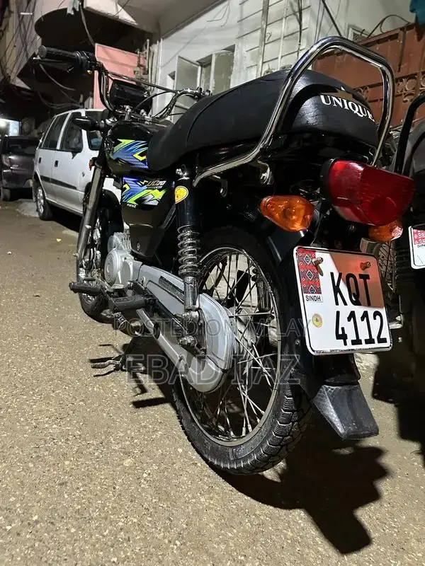 Honda CD70 Motorcycle - Low Mileage, Well-Maintained Classic Bike