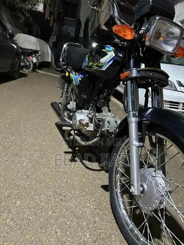 Honda CD70 Motorcycle - Low Mileage, Well-Maintained Classic Bike