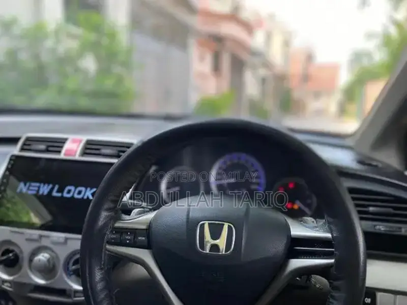 City Prosmatic 19 Model Sedan