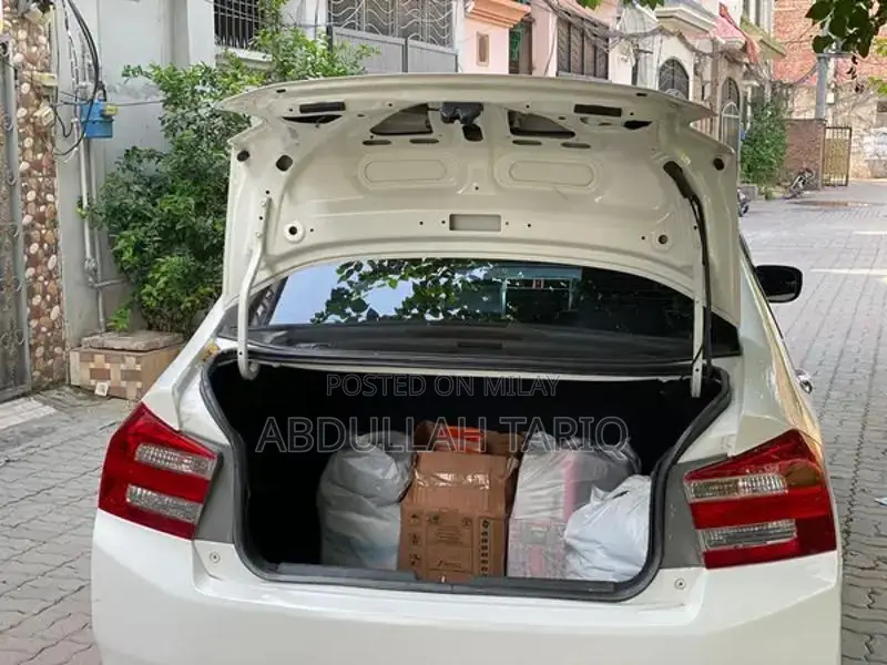 City Prosmatic 19 Model Sedan