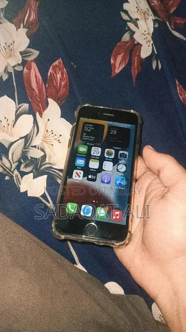 Apple iPhone 7 32GB Smartphone - Near Perfect Condition