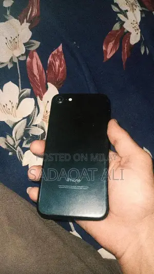 Apple iPhone 7 32GB Smartphone - Near Perfect Condition