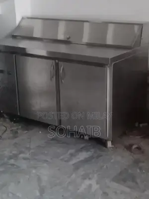 Photo - Professional Pizza Preparation Workstation Chiller Table