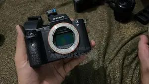Photo - Sony A7ii Full-Frame Mirrorless Camera with 28-70mm Lens