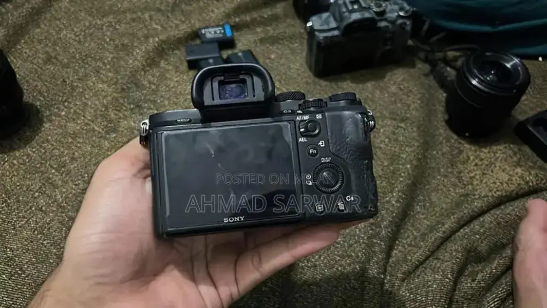 Sony A7ii Full-Frame Mirrorless Camera with 28-70mm Lens