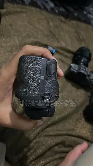 Sony A7ii Full-Frame Mirrorless Camera with 28-70mm Lens