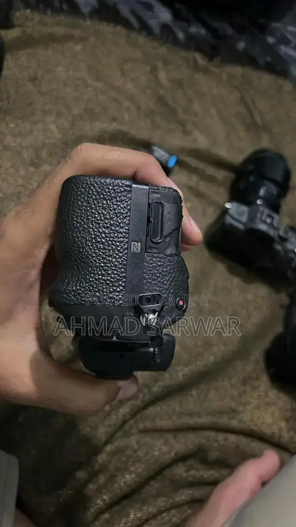 Sony A7ii Full-Frame Mirrorless Camera with 28-70mm Lens