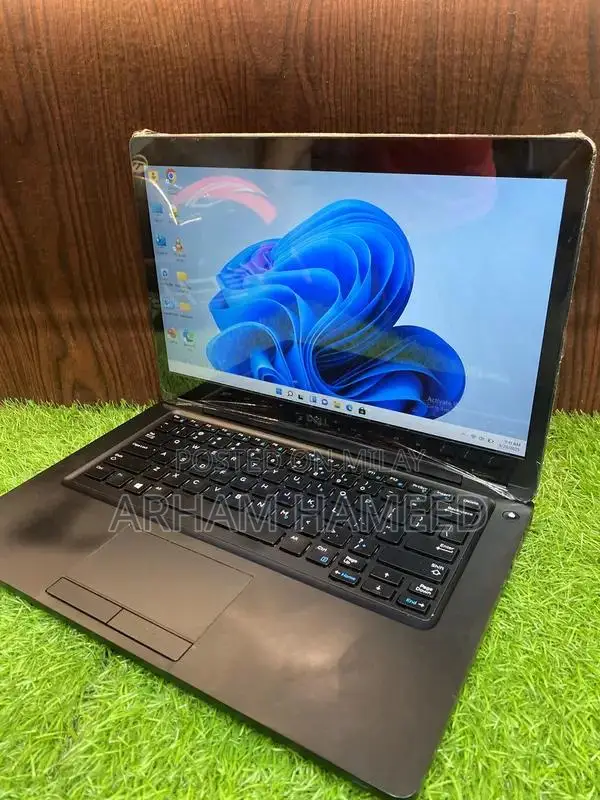 Dell Latitude 5490 Laptop - 14" FHD, 8th Gen Core i7