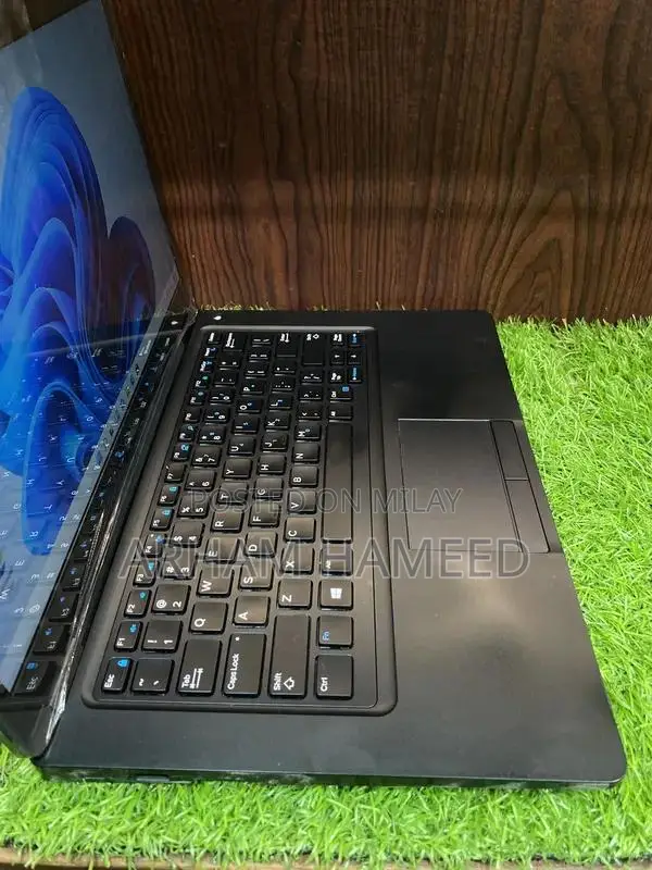 Dell Latitude 5490 Laptop - 14" FHD, 8th Gen Core i7