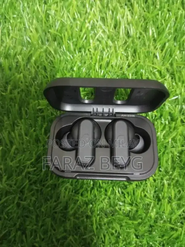 Wireless Earbuds from Multiple Brands Multipack