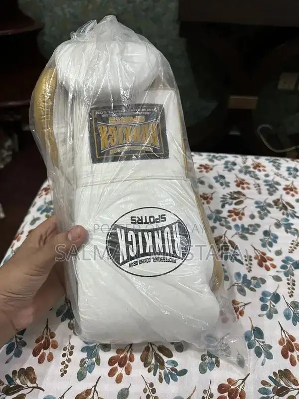 Professional Boxing Gloves - Brand New Sports Equipment