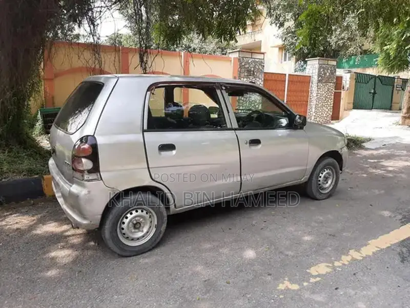 Suzuki Alto VXR Compact City Hatchback with Manual Transmission