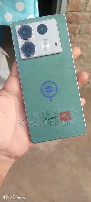 Photo - Infinix Note 40 256 GB Green