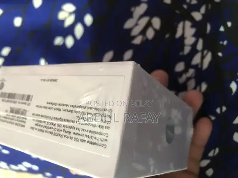 Apple Wireless Earbuds with Premium Audio Experience