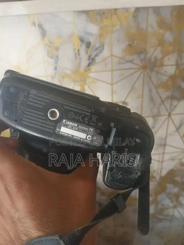 Canon 60D DSLR Camera with 18-55mm STM Lens for Video