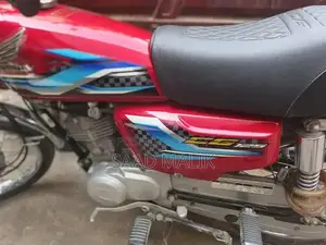 Photo - Honda 125 Motorcycle - Low Mileage, Well-Maintained