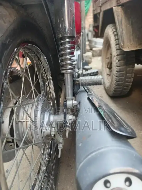 Honda 125 Motorcycle - Low Mileage, Well-Maintained