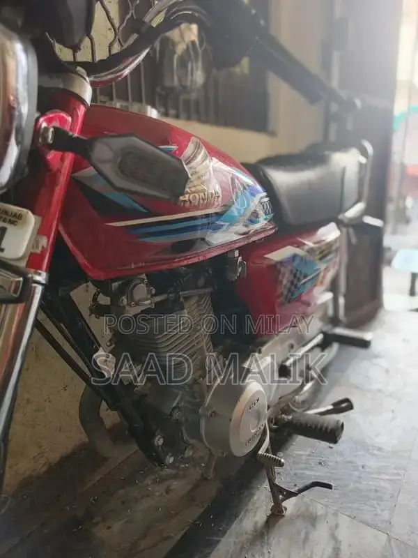 Honda 125 Motorcycle - Low Mileage, Well-Maintained
