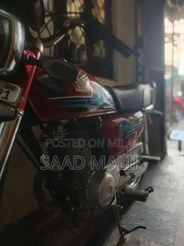 Honda 125 Motorcycle - Low Mileage, Well-Maintained