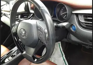 Photo - Toyota CH-R Compact SUV - 2019 Import Model