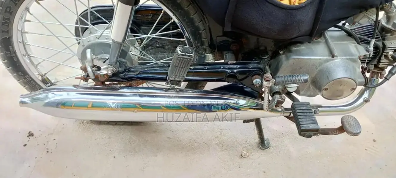 Honda CD 70 Classic Motorcycle - Vintage 1980 Model