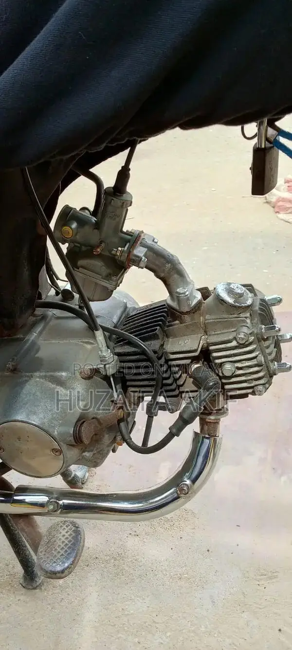 Honda CD 70 Classic Motorcycle - Vintage 1980 Model