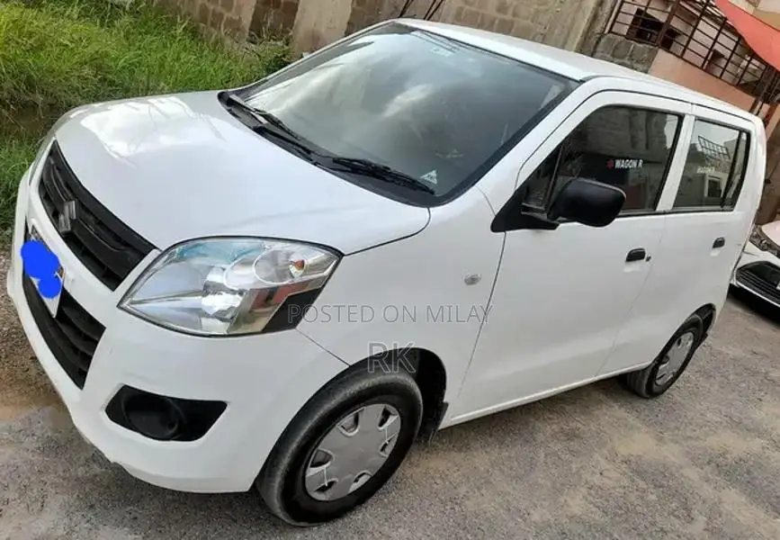 Low Mileage B2B Sedan with Minimal Usage