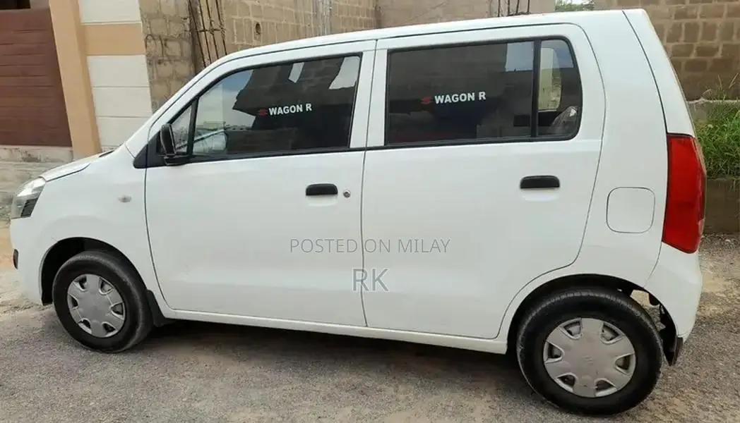 Low Mileage B2B Sedan with Minimal Usage