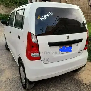 Low Mileage B2B Sedan with Minimal Usage