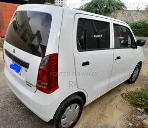 Low Mileage B2B Sedan with Minimal Usage