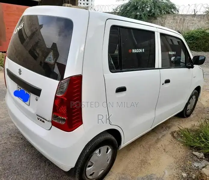 Low Mileage B2B Sedan with Minimal Usage