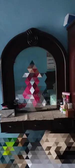 Wooden Dressing Table with Multiple Storage Drawers