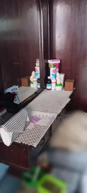 Wooden Dressing Table with Multiple Storage Drawers