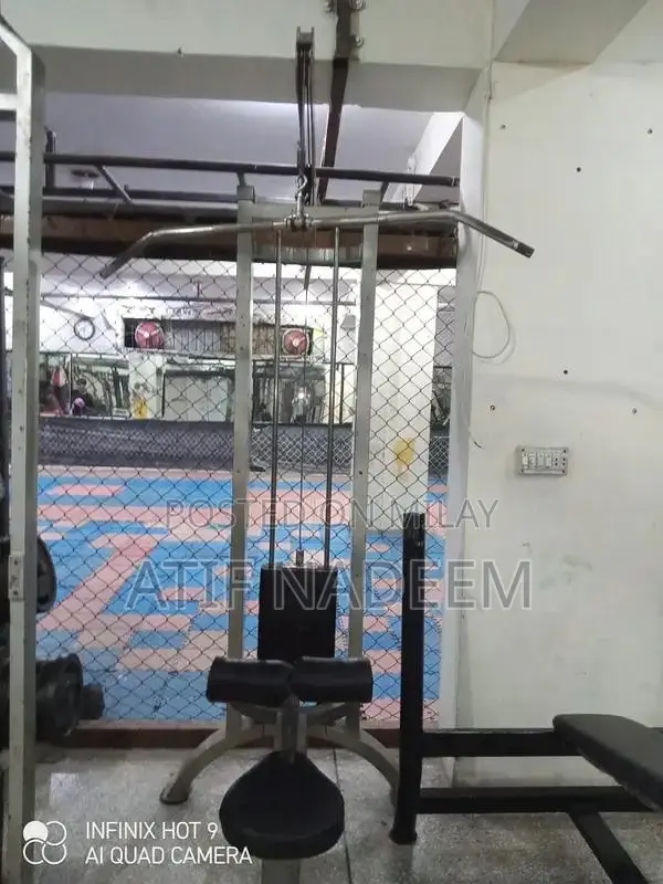 Commercial Gym Strength Training Equipment