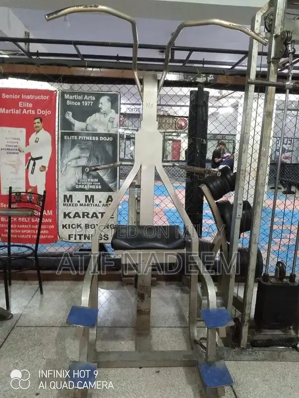 Commercial Gym Strength Training Equipment