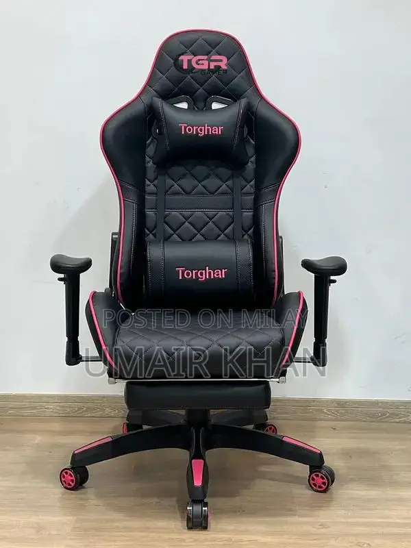 Ergonomic Gaming Chair with Reclining Backrest & Support Pillows