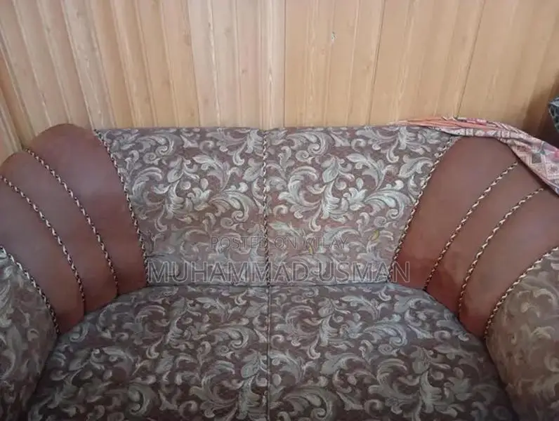 6-Seater Sofa Set with Large and Side Tables