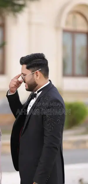 Men's Black Tuxedo Suit Set for Formal Occasions